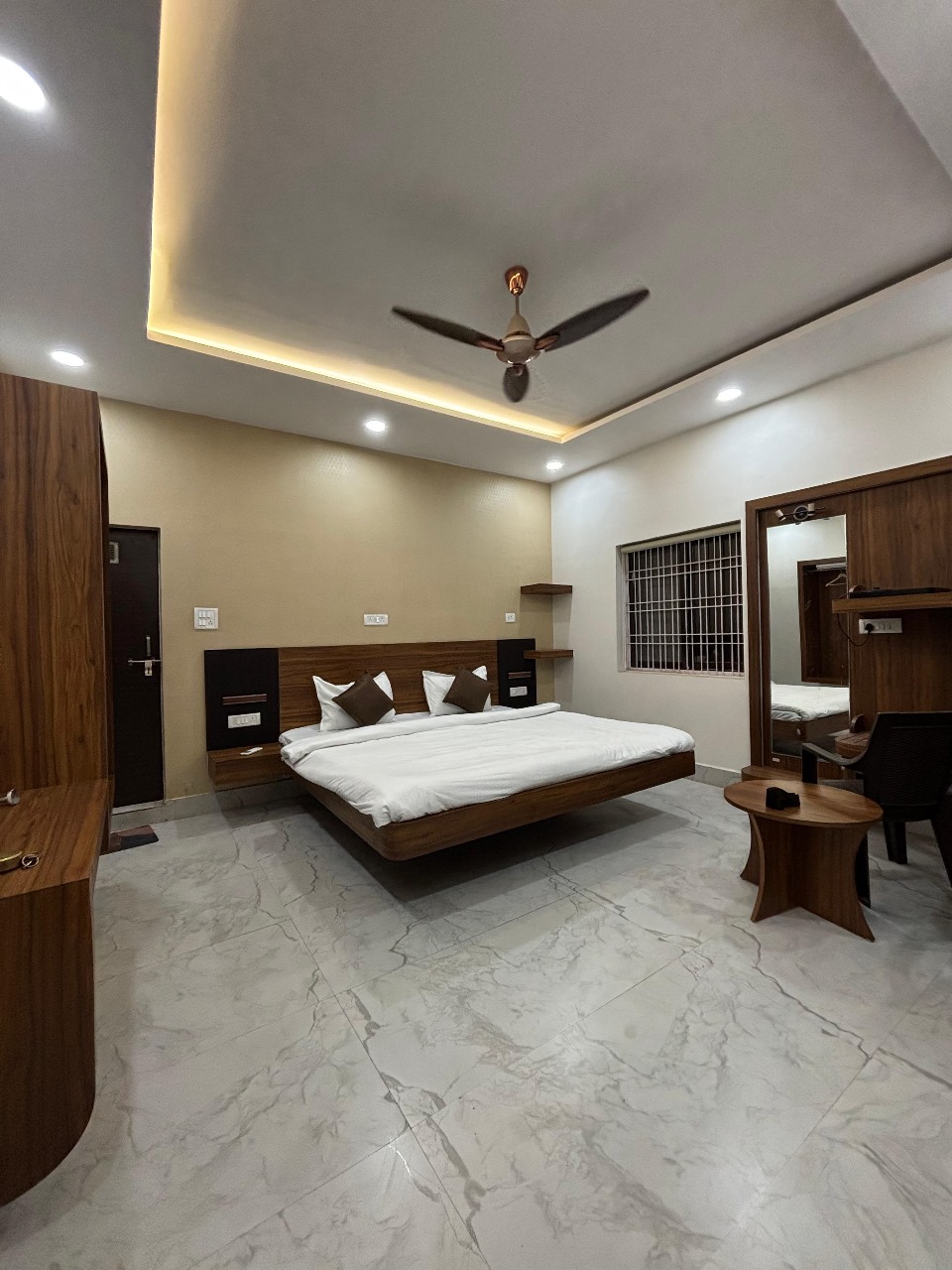 WhatsApp-Image-2025-06-04-at-22.59.32_f4519194 (1)